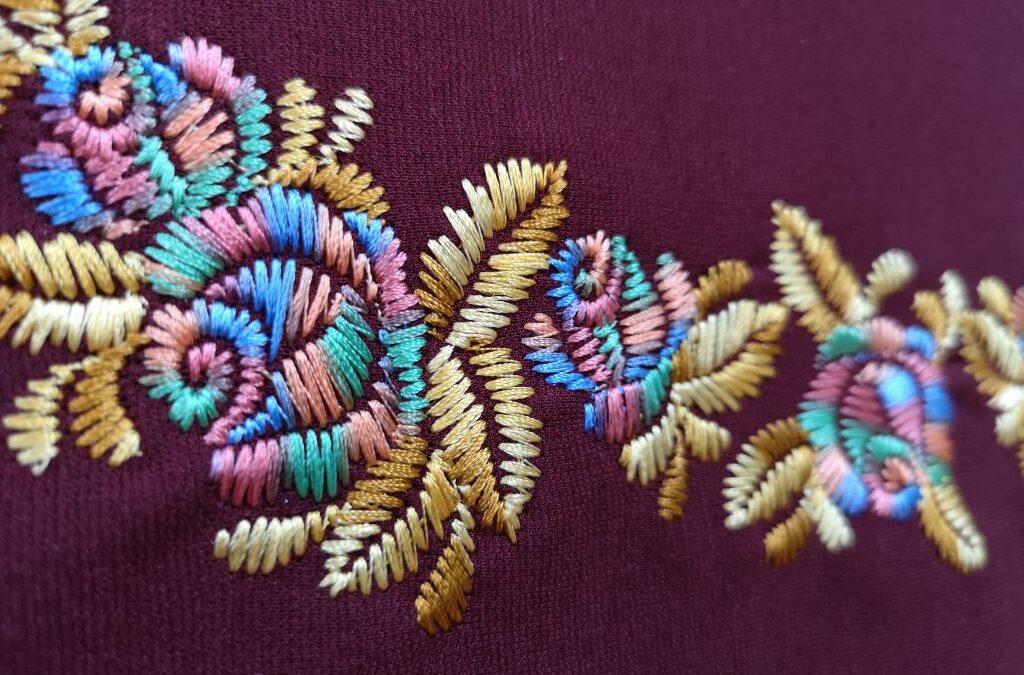 Bordado floral multicolor