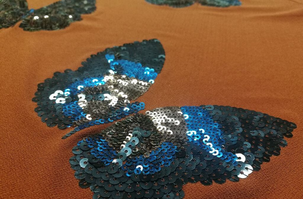 Bordado mariposas de lentejuelas en varios colores