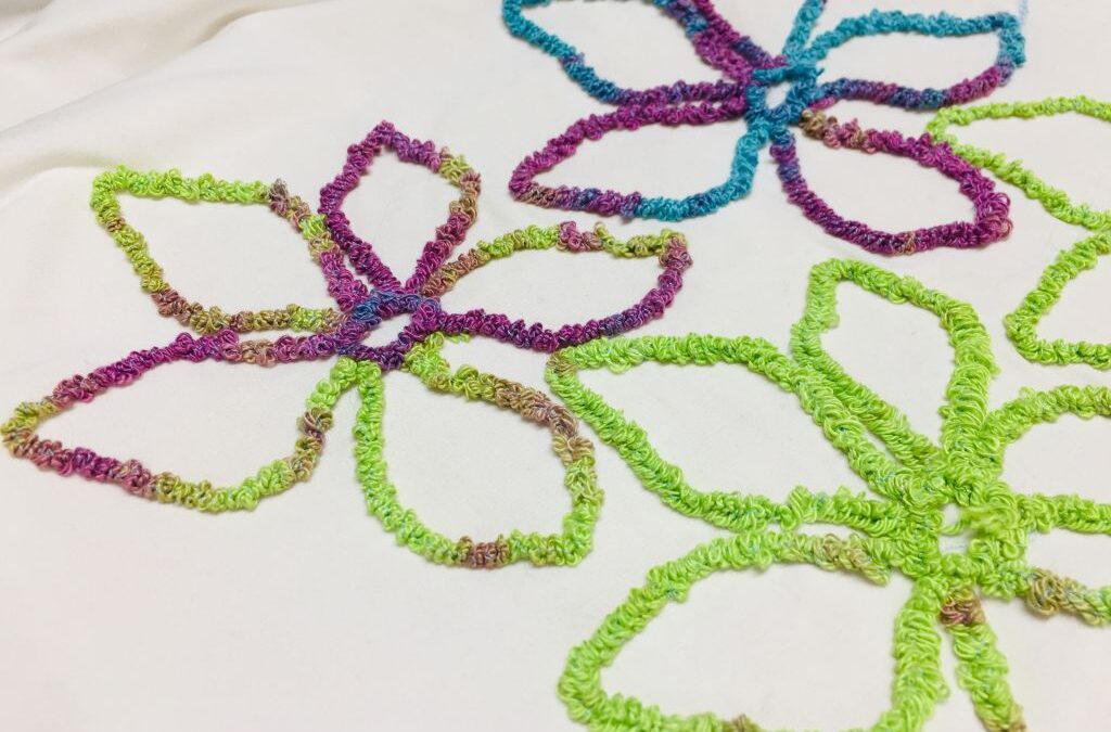 Flores bordadas con cordón en bucle multicolor